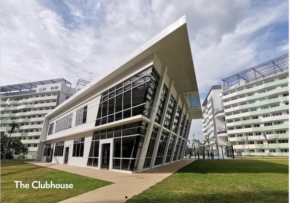 The Residences At Commonwealth By Century Properties Кесон-Сити Экстерьер фото